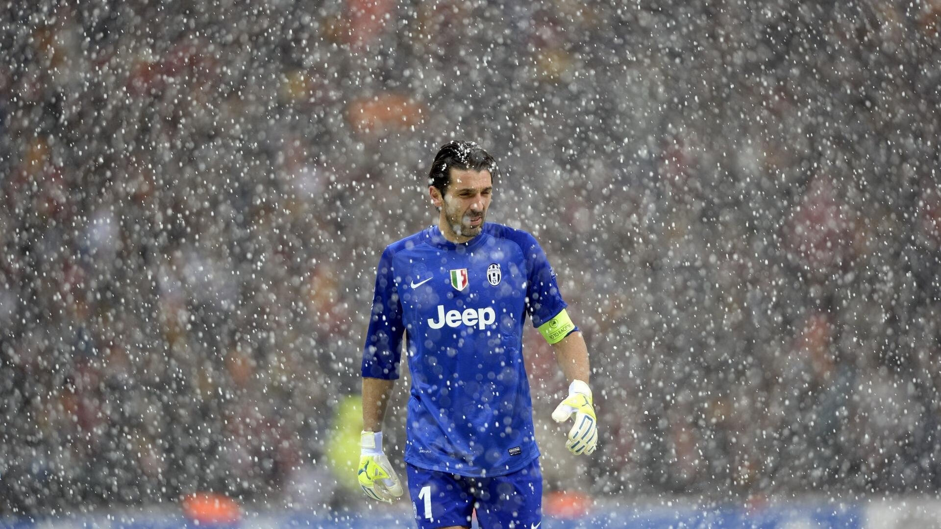 JIU YOU游戏下载平台-“意甲冲刺：强队绷紧神经，争夺冠军”，意甲对抗强度